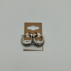 Diva Vanessa Hoop Earrings VS5 - Beauty Bar & Supply