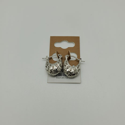 Diva Vanessa Hoop Earrings VS3 - Beauty Bar & Supply